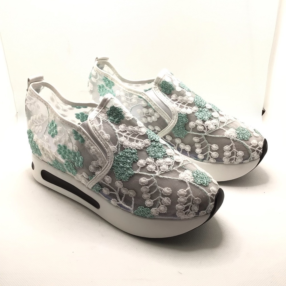 NWOB Womens Fashion Mint Green Lace Sheer Platform Sneakers Size 9 (40) - Picture 5 of 9